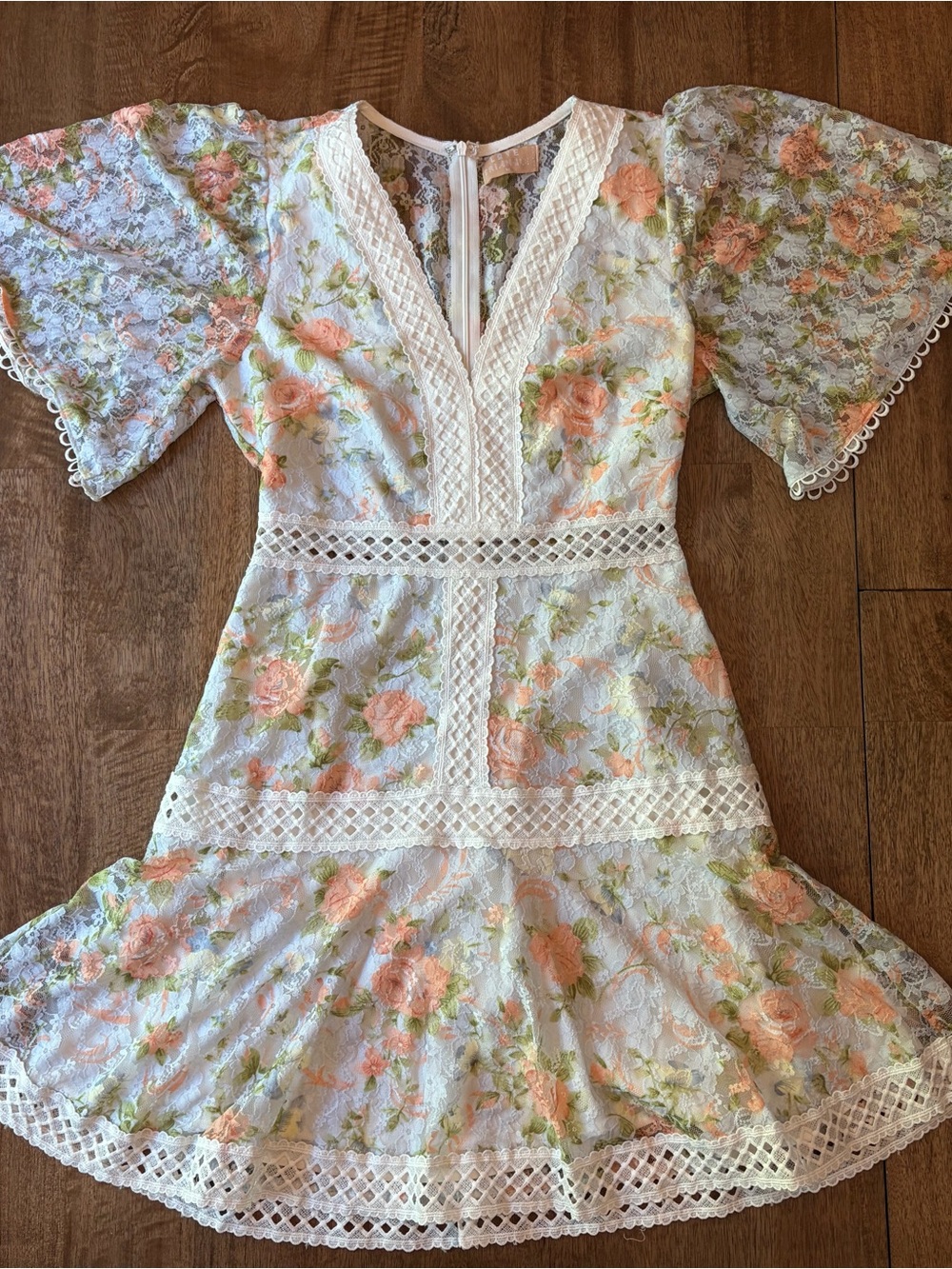 NEW! Floral Lace Mini Dress in Peach and White Size S